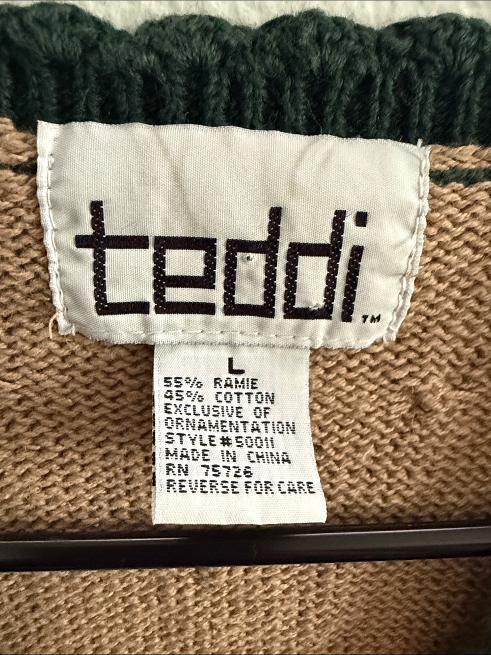 TEDDI Embroidered Floral Leaf Button Front Sweater Vest – Large - Picture 4 of 6